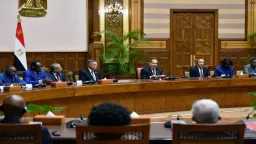 السيسي يؤكد أهمية دور المؤسسات...