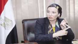 وزيرة البيئة: درجات الحرارة العالية...