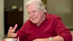 جزمجي.. حسين فهمي يتحدث عن...