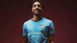 مانشستر سيتي يحتفل بعيد ميلاد...