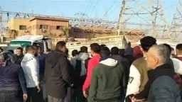 إصابة 13 شخصا في تصادم...