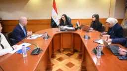 وزيرة التضامن تبحث مع رئيس...