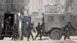 الاحتلال يفرض حظر التجول في...