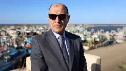 استمرار توقف حركة الملاحة والصيد...