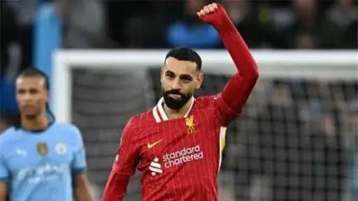 محمد صلاح يتوج بجائزة أفضل...