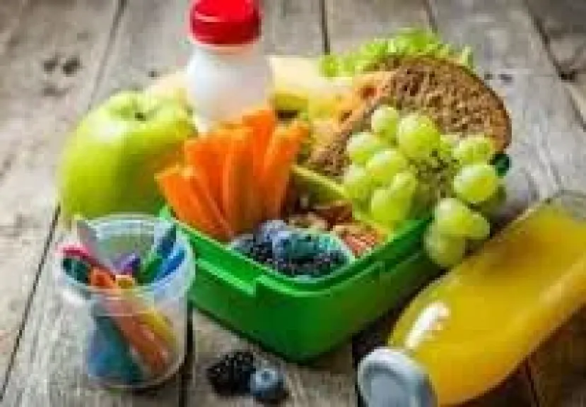 أغذية أطفال مدارس