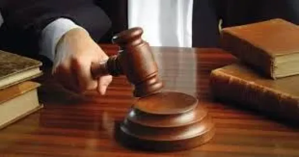 محاكمة مفتش اثار